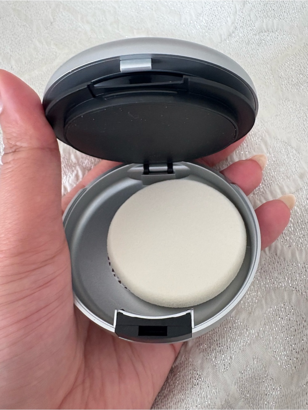 MAC Studio Fix Tech Cream-to-Powder Foundation - Silver Box - Picture 2 of 6